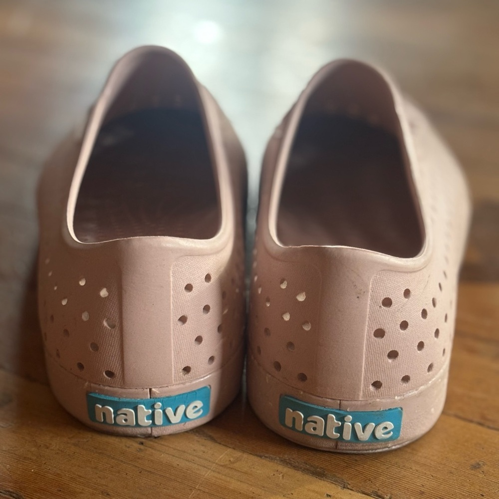 Native Gray Textured Sole - Picture 2 of 5